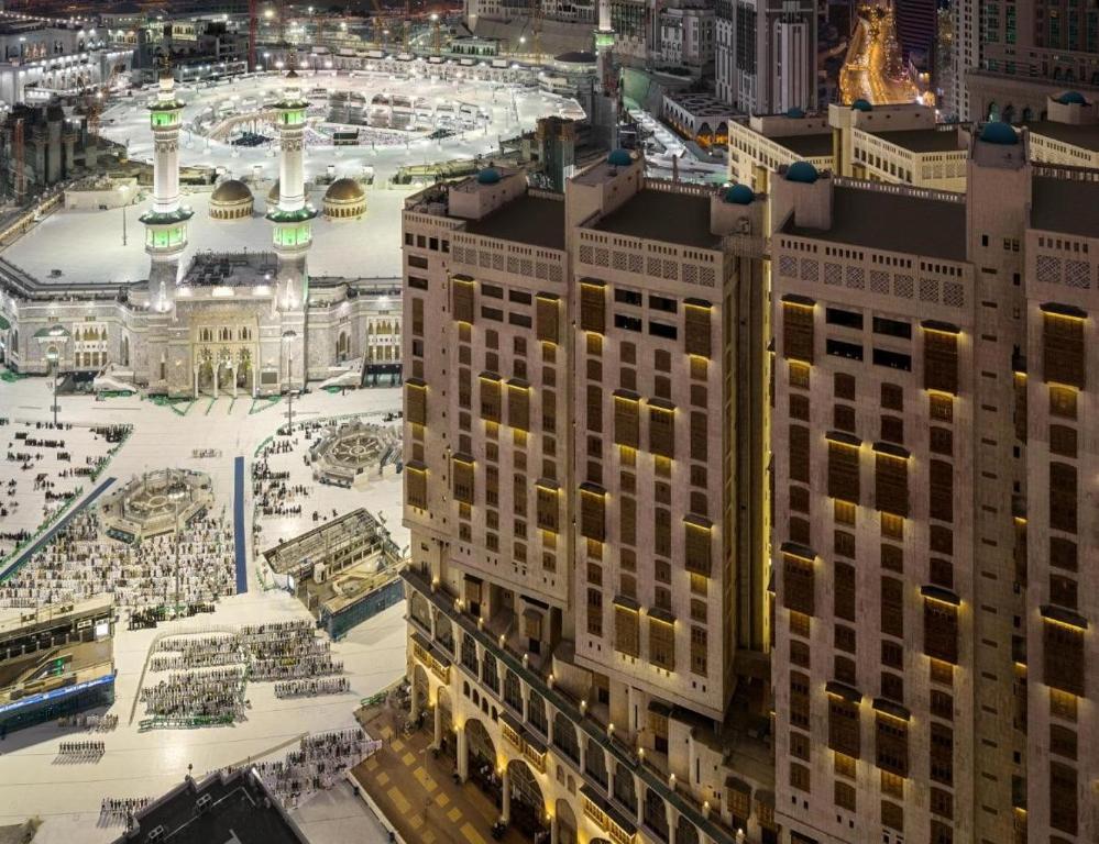 Hotel booking in Makkah or Medina
